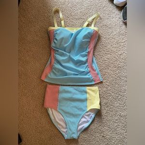 NWT Lands’ End bathing suit 👙 striped